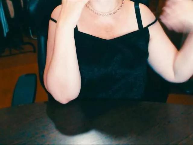 Alisa1917 on BongaCams 