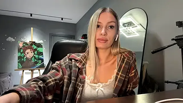 StripChat SoftnessMila is Freechat SoftnessMila — Sweet smile